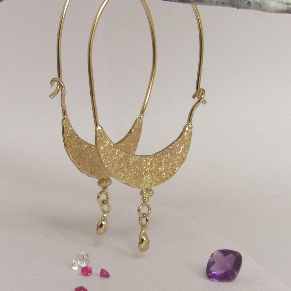 Big Solid Yellow Gold Earrings.